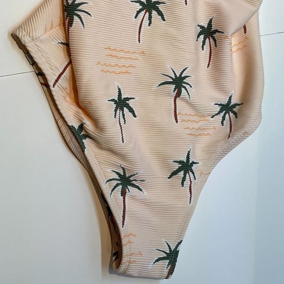 NWT Body Glove Pink Playful Design One Piece - Small swimsuit - Picture 5 of 7